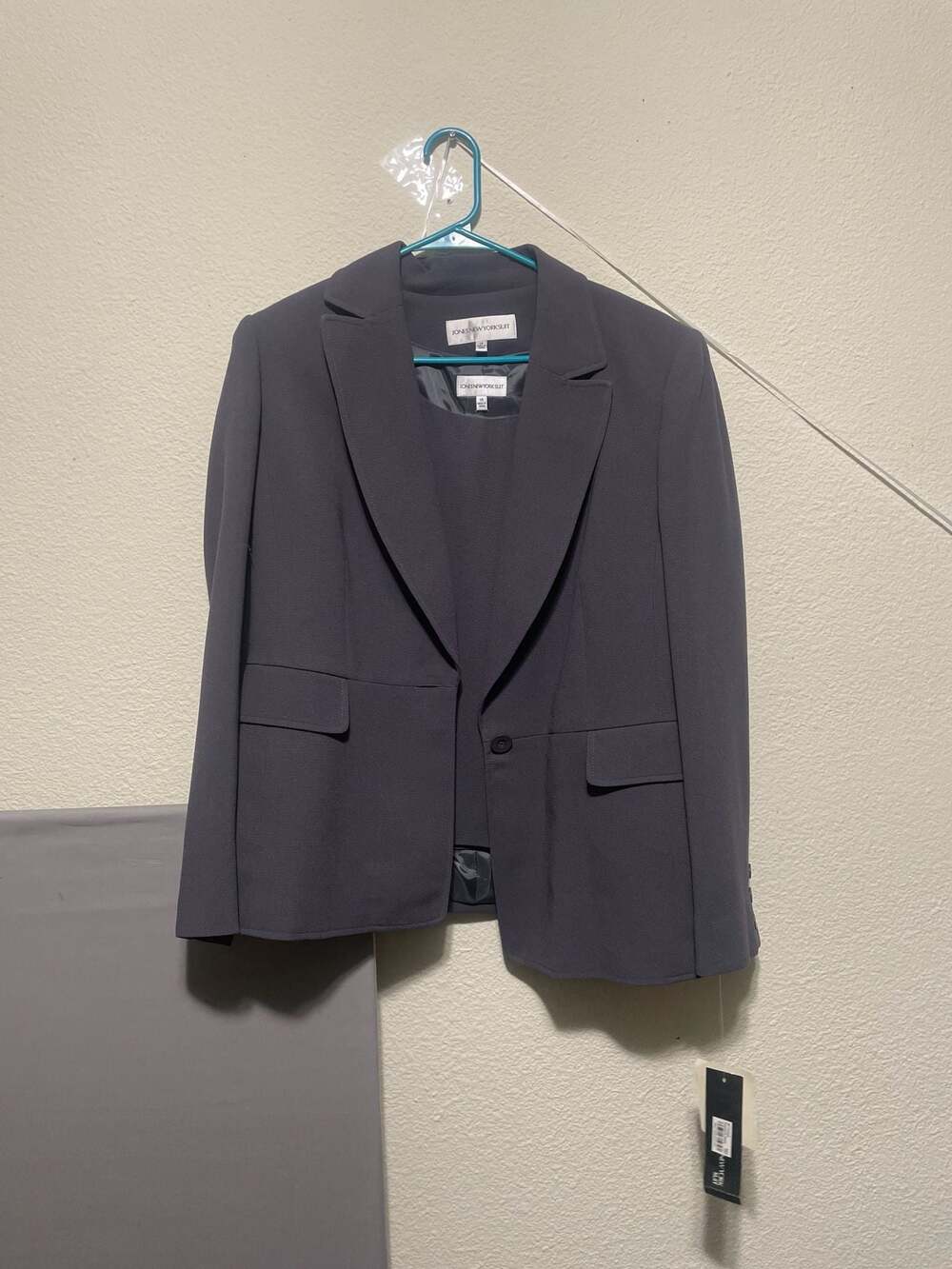 Jones New York Suit 2-Piece Set Size 14 missing bottoms